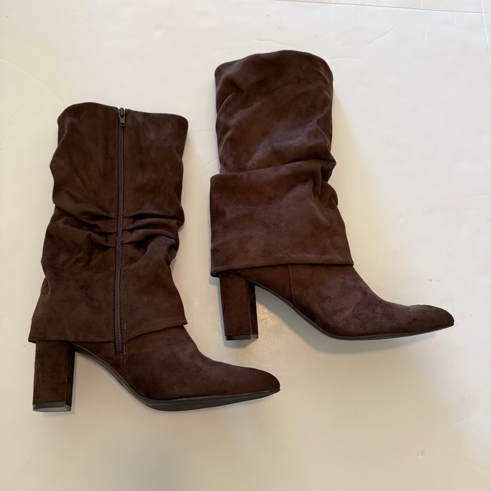 Elegant Brown Suede Women's Boots